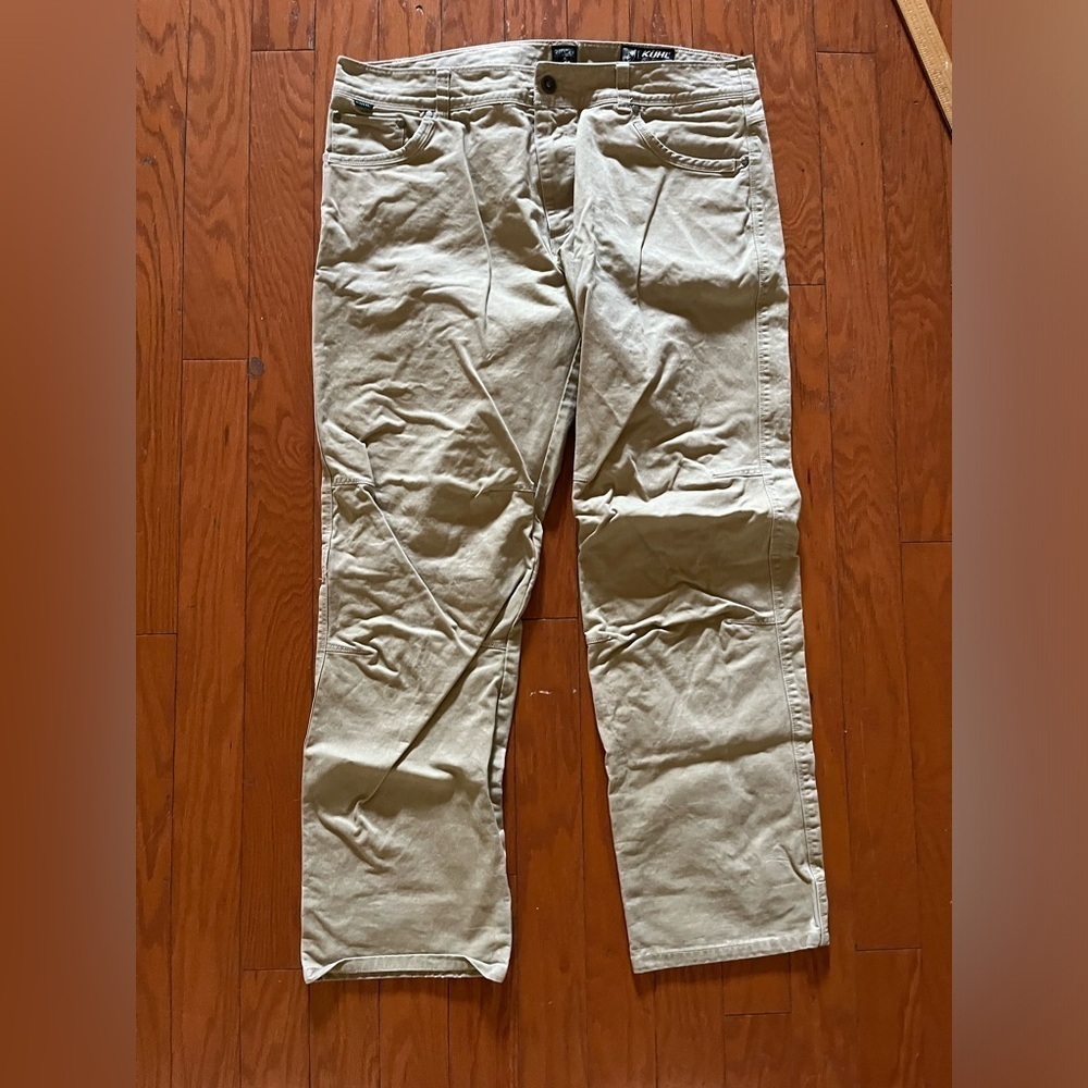 Men's KUHL khaki straight leg pants 38 X 32